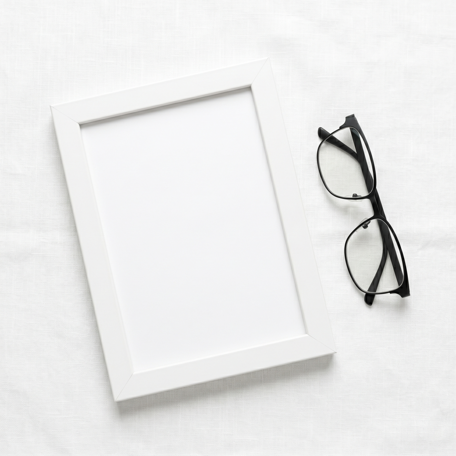Free Minimal Clean Bright Monochrome Soft Mockup - High Resolution | Synclisto